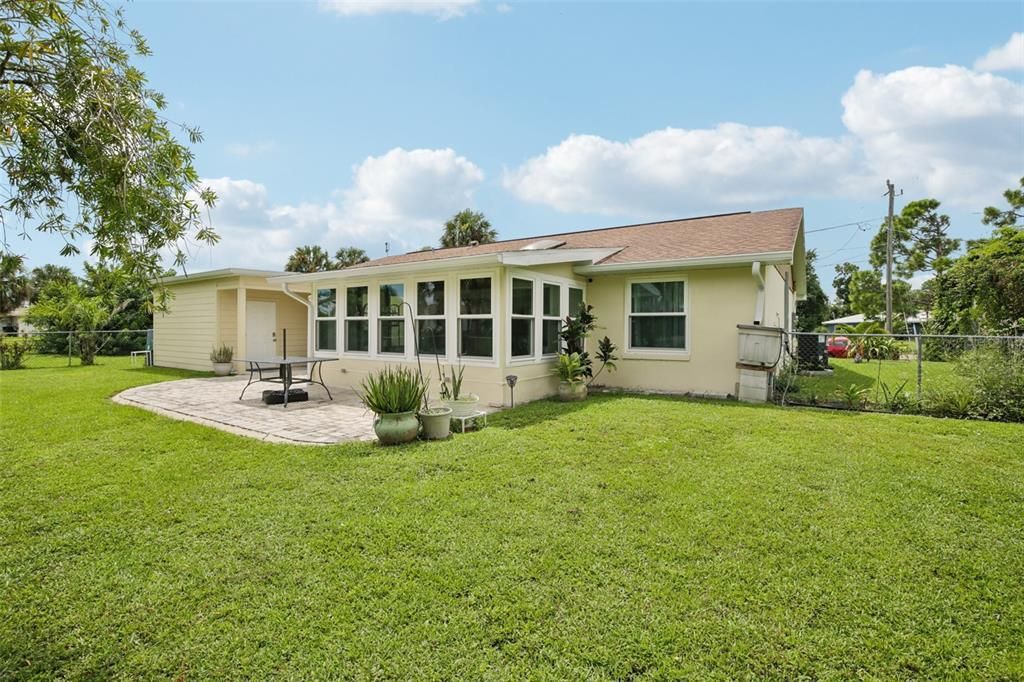For Sale: $295,000 (2 beds, 2 baths, 1390 Square Feet)