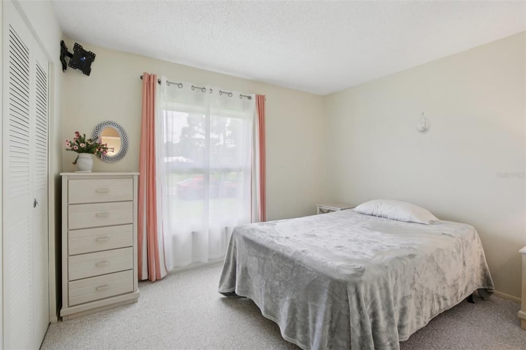 For Sale: $295,000 (2 beds, 2 baths, 1390 Square Feet)