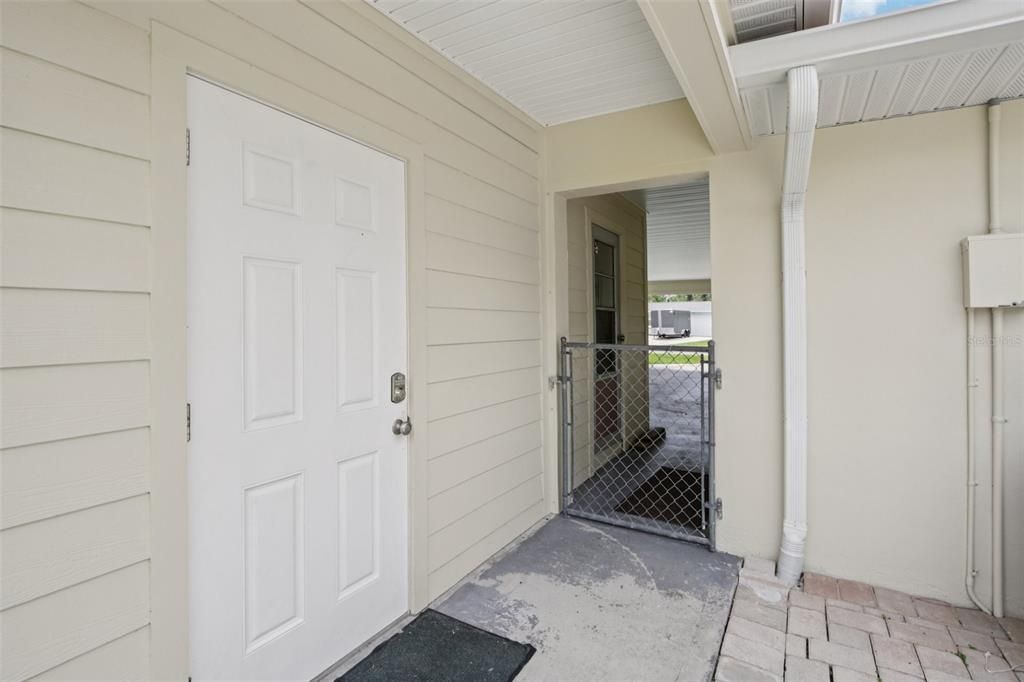 For Sale: $295,000 (2 beds, 2 baths, 1390 Square Feet)