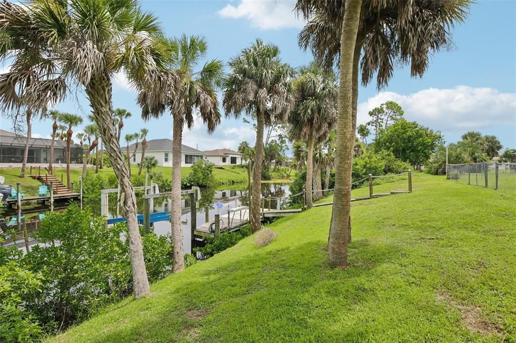 For Sale: $295,000 (2 beds, 2 baths, 1390 Square Feet)