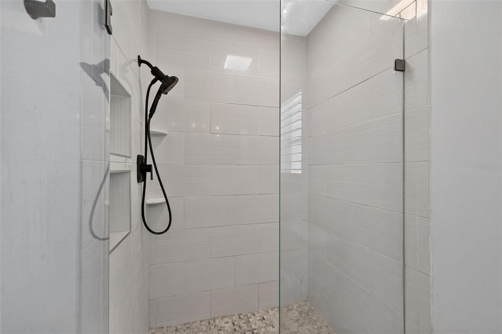 En Venta: $449,000 (2 camas, 2 baños, 1291 Pies cuadrados)