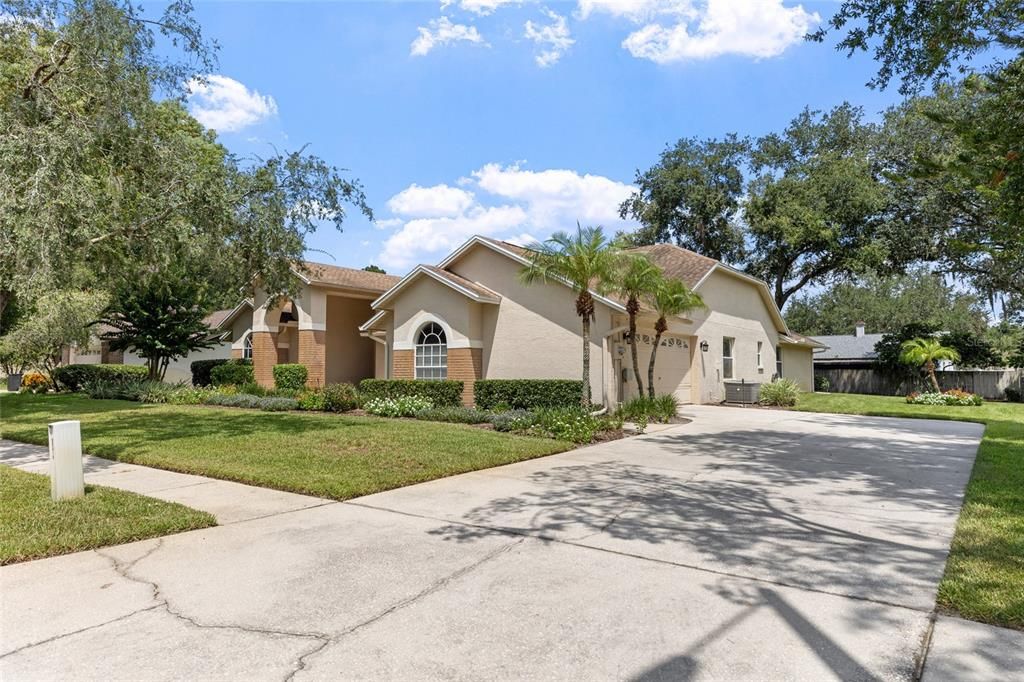 For Sale: $625,000 (4 beds, 3 baths, 2545 Square Feet)