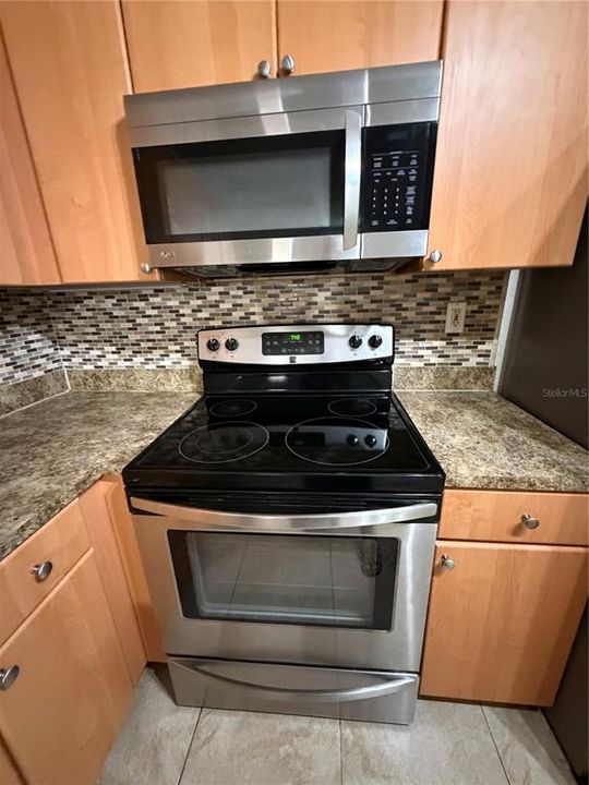 For Rent: $1,600 (2 beds, 1 baths, 800 Square Feet)