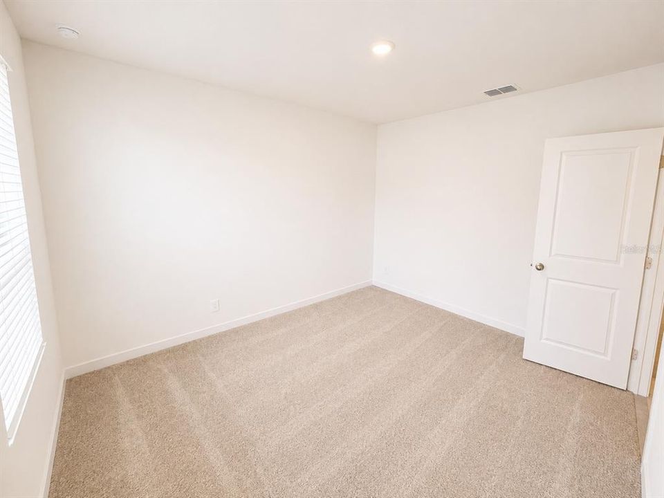 For Rent: $2,200 (4 beds, 2 baths, 1733 Square Feet)