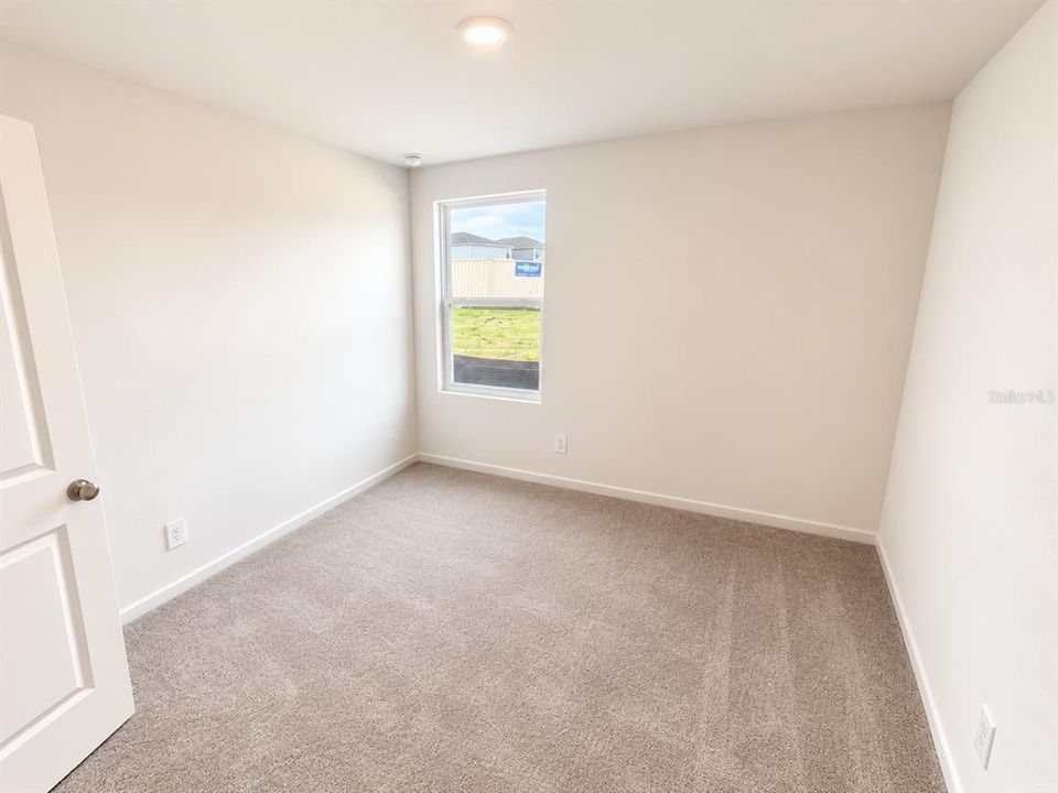 For Rent: $2,200 (4 beds, 2 baths, 1733 Square Feet)