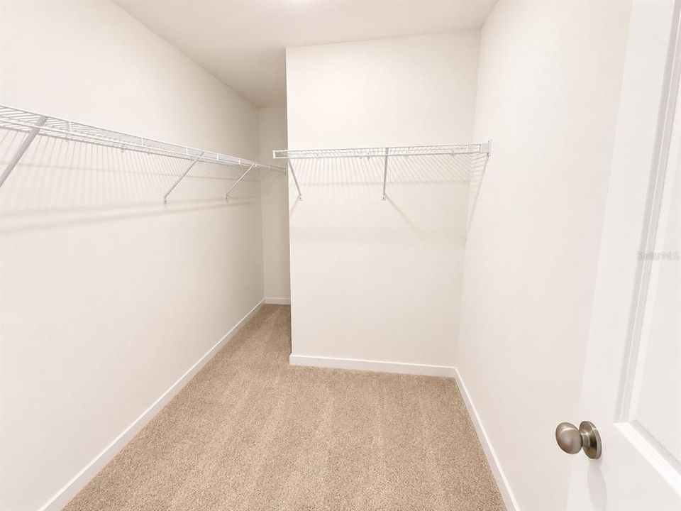 For Rent: $2,200 (4 beds, 2 baths, 1733 Square Feet)
