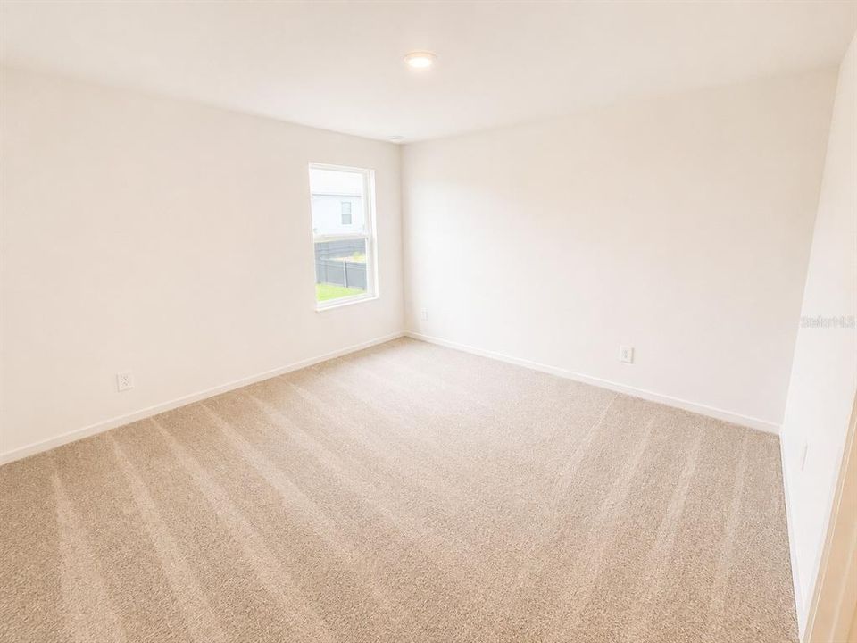 For Rent: $2,200 (4 beds, 2 baths, 1733 Square Feet)