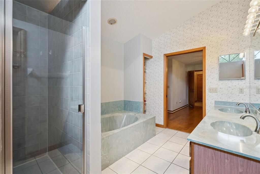 En Venta: $410,000 (3 camas, 3 baños, 2149 Pies cuadrados)