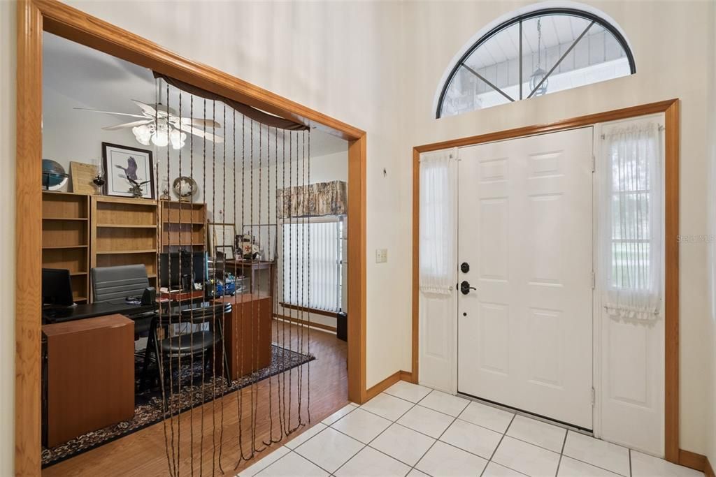 En Venta: $410,000 (3 camas, 3 baños, 2149 Pies cuadrados)