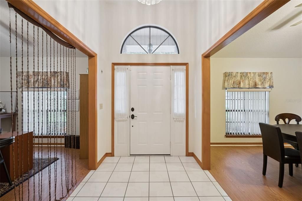En Venta: $410,000 (3 camas, 3 baños, 2149 Pies cuadrados)