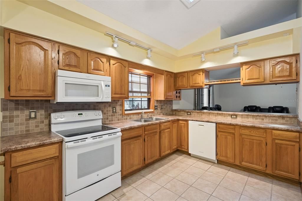 En Venta: $410,000 (3 camas, 3 baños, 2149 Pies cuadrados)