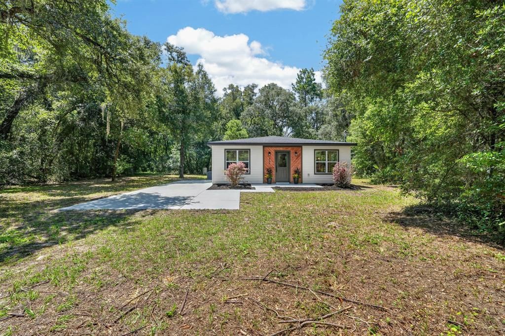 For Sale: $259,900 (2 beds, 1 baths, 1110 Square Feet)