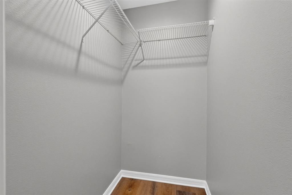 For Sale: $259,900 (2 beds, 1 baths, 1110 Square Feet)