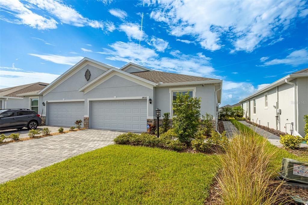 For Sale: $360,000 (3 beds, 2 baths, 1569 Square Feet)