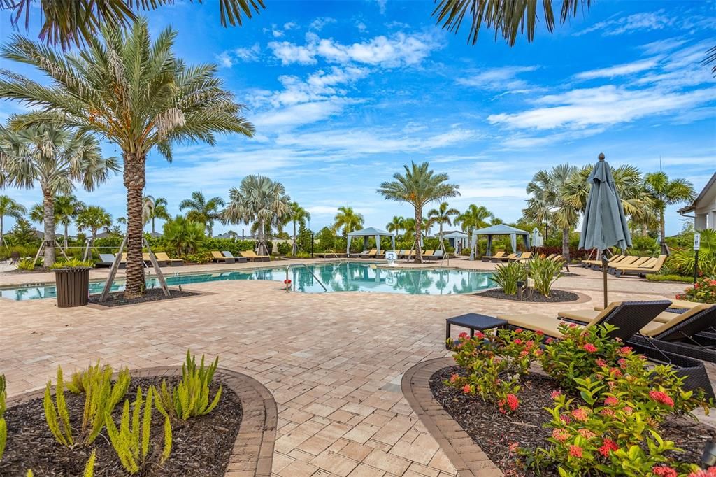 For Sale: $360,000 (3 beds, 2 baths, 1569 Square Feet)