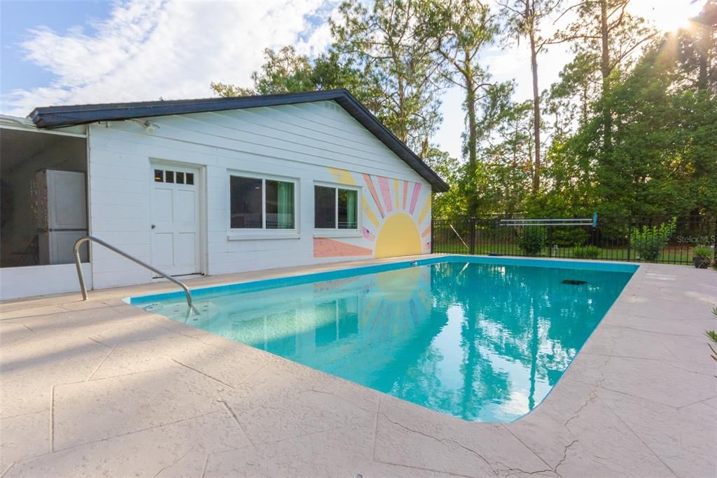 For Sale: $529,000 (5 beds, 2 baths, 2586 Square Feet)