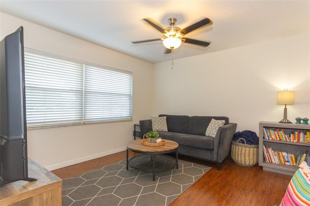 For Sale: $529,000 (5 beds, 2 baths, 2586 Square Feet)