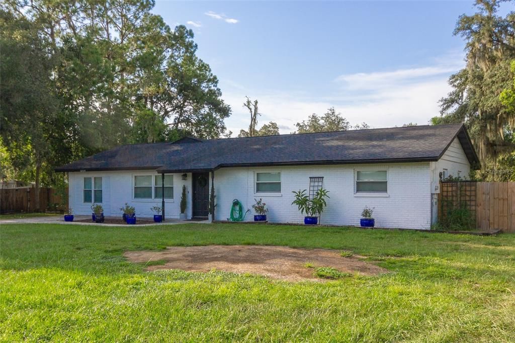 For Sale: $529,000 (5 beds, 2 baths, 2586 Square Feet)