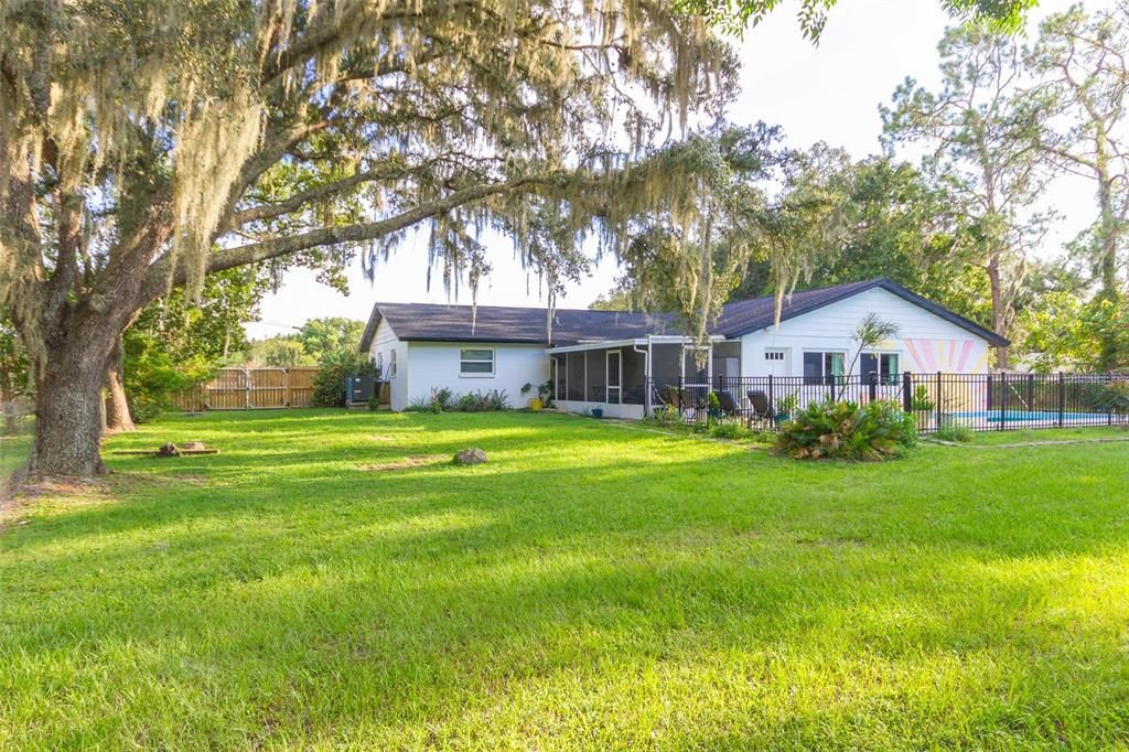 For Sale: $529,000 (5 beds, 2 baths, 2586 Square Feet)