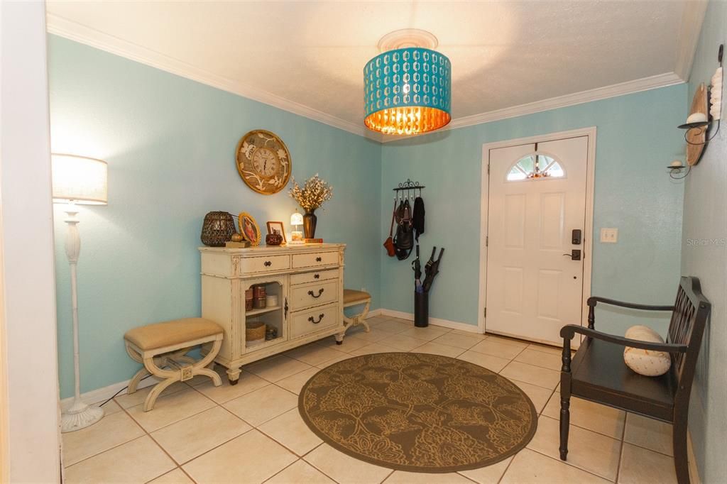 For Sale: $529,000 (5 beds, 2 baths, 2586 Square Feet)