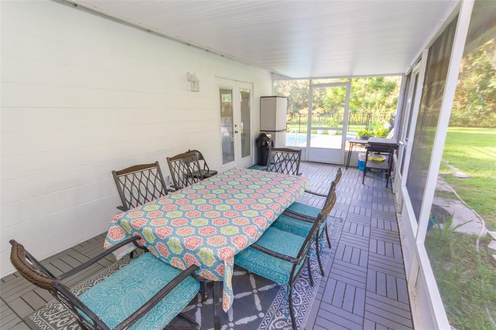 For Sale: $529,000 (5 beds, 2 baths, 2586 Square Feet)