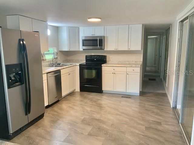 For Sale: $132,000 (2 beds, 2 baths, 962 Square Feet)