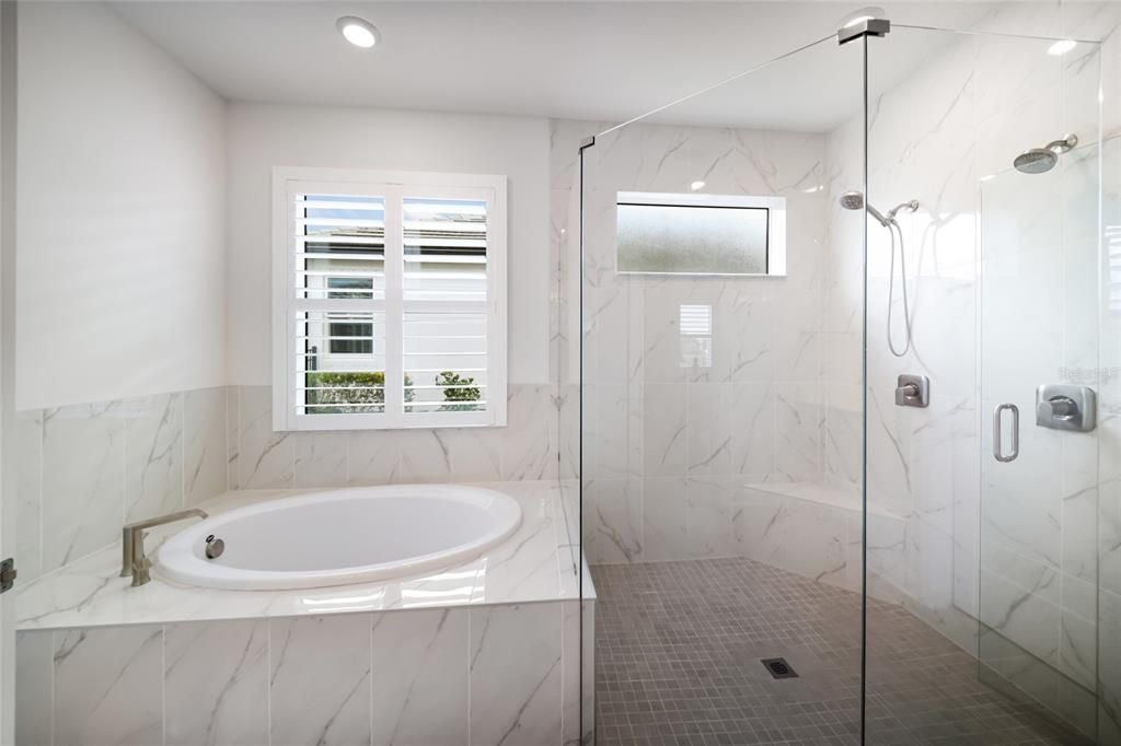 For Sale: $895,000 (4 beds, 3 baths, 3697 Square Feet)