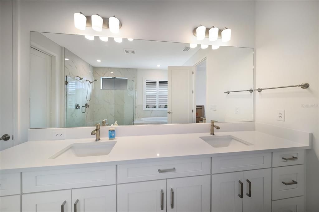 For Sale: $895,000 (4 beds, 3 baths, 3697 Square Feet)