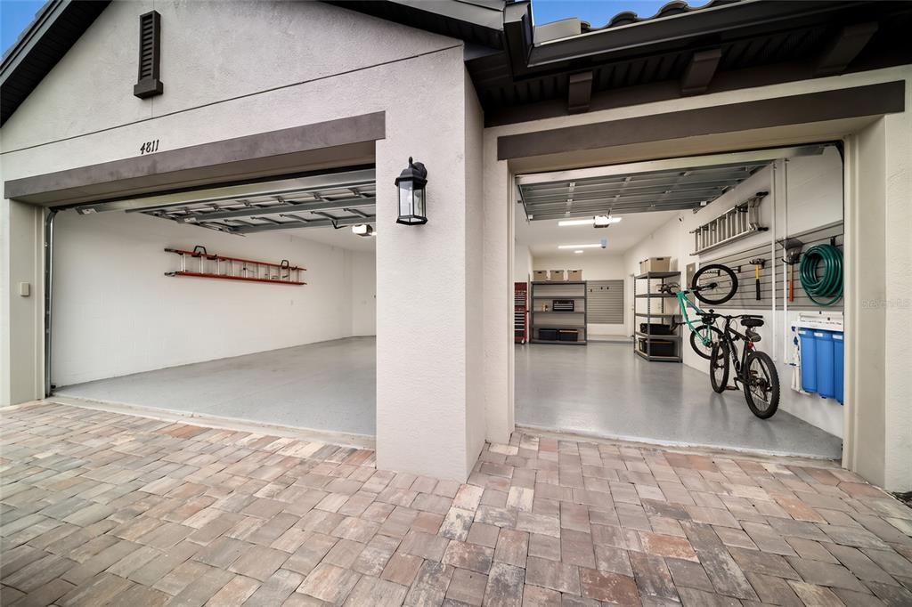 For Sale: $895,000 (4 beds, 3 baths, 3697 Square Feet)