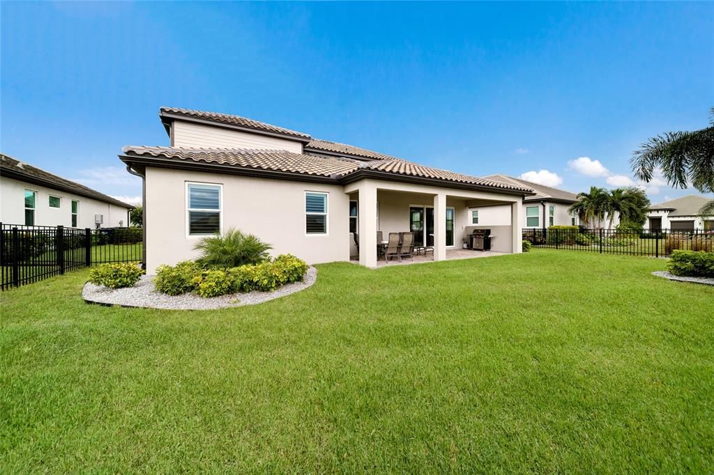 For Sale: $895,000 (4 beds, 3 baths, 3697 Square Feet)