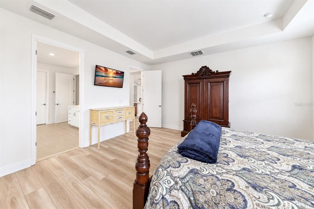 For Sale: $895,000 (4 beds, 3 baths, 3697 Square Feet)