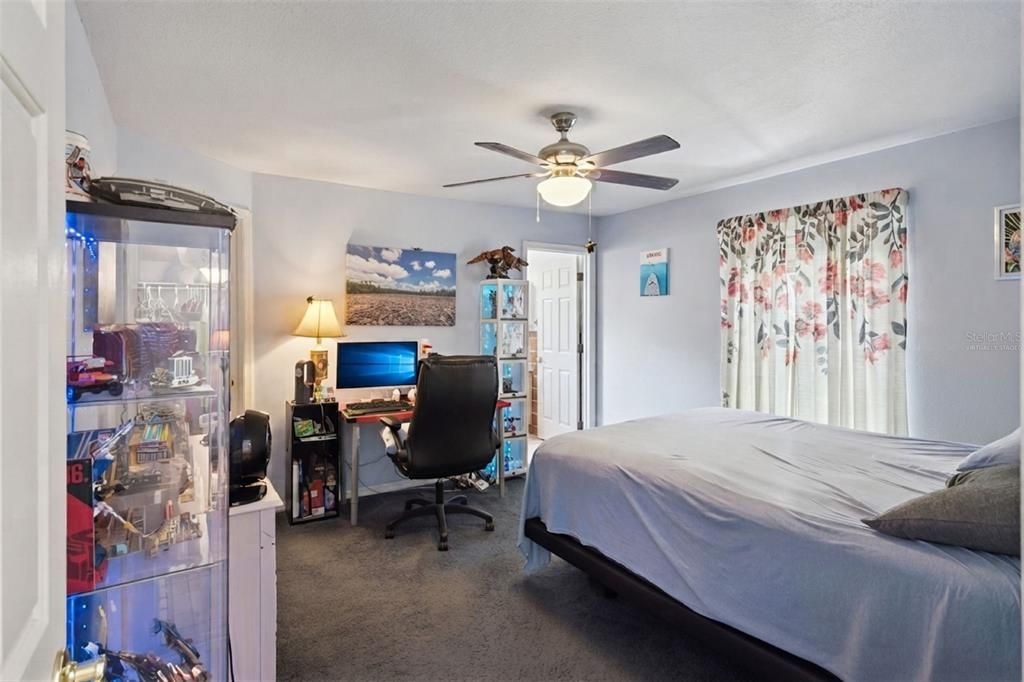 For Sale: $300,000 (3 beds, 2 baths, 1154 Square Feet)