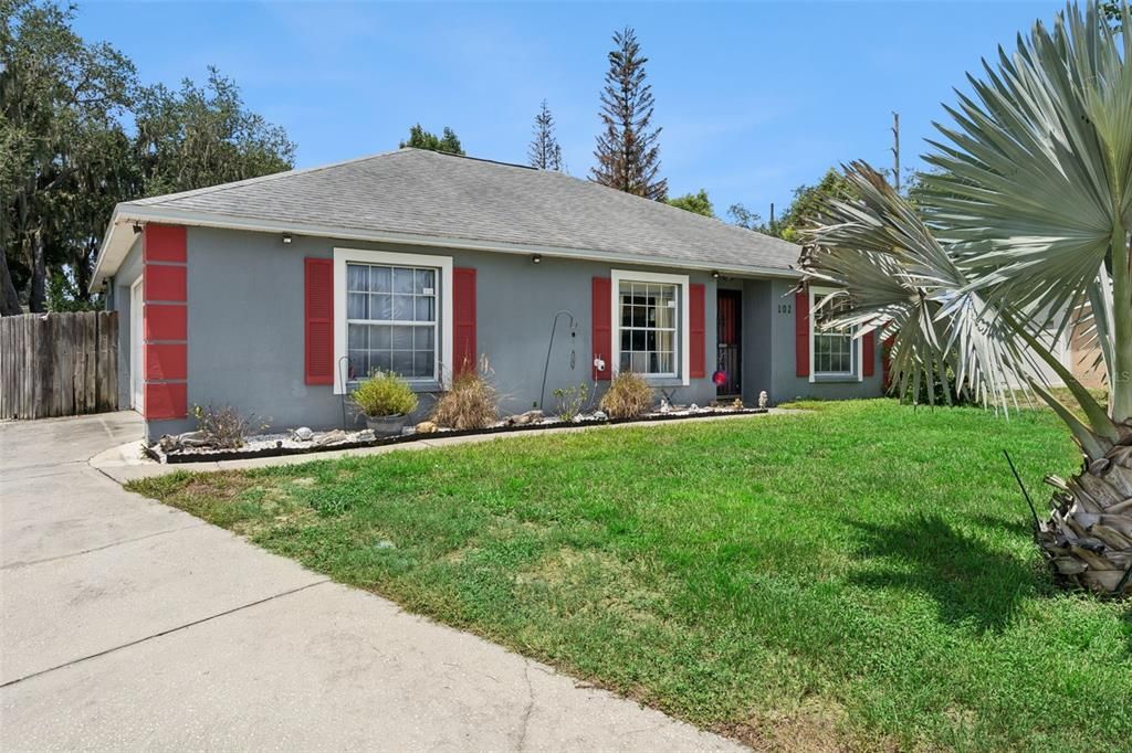 For Sale: $300,000 (3 beds, 2 baths, 1154 Square Feet)