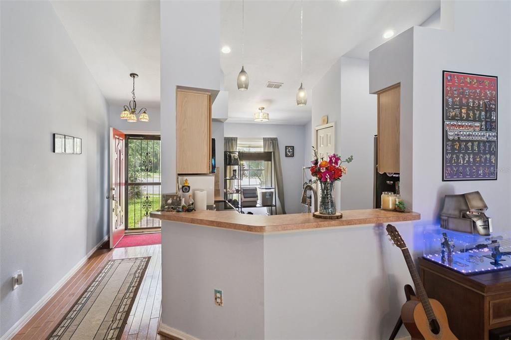 For Sale: $300,000 (3 beds, 2 baths, 1154 Square Feet)