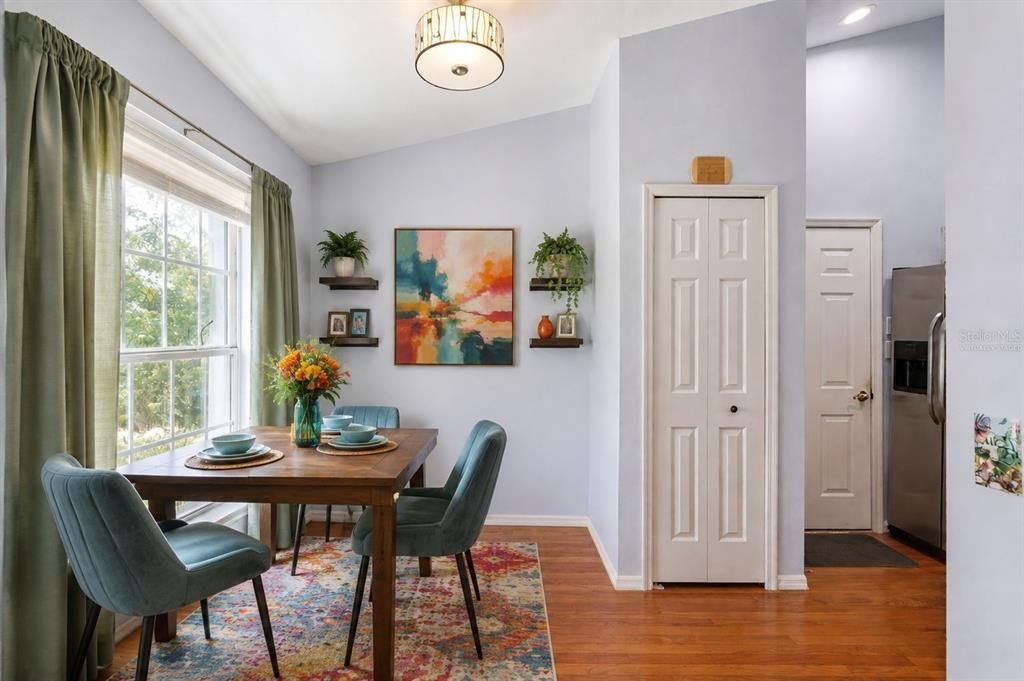 For Sale: $300,000 (3 beds, 2 baths, 1154 Square Feet)