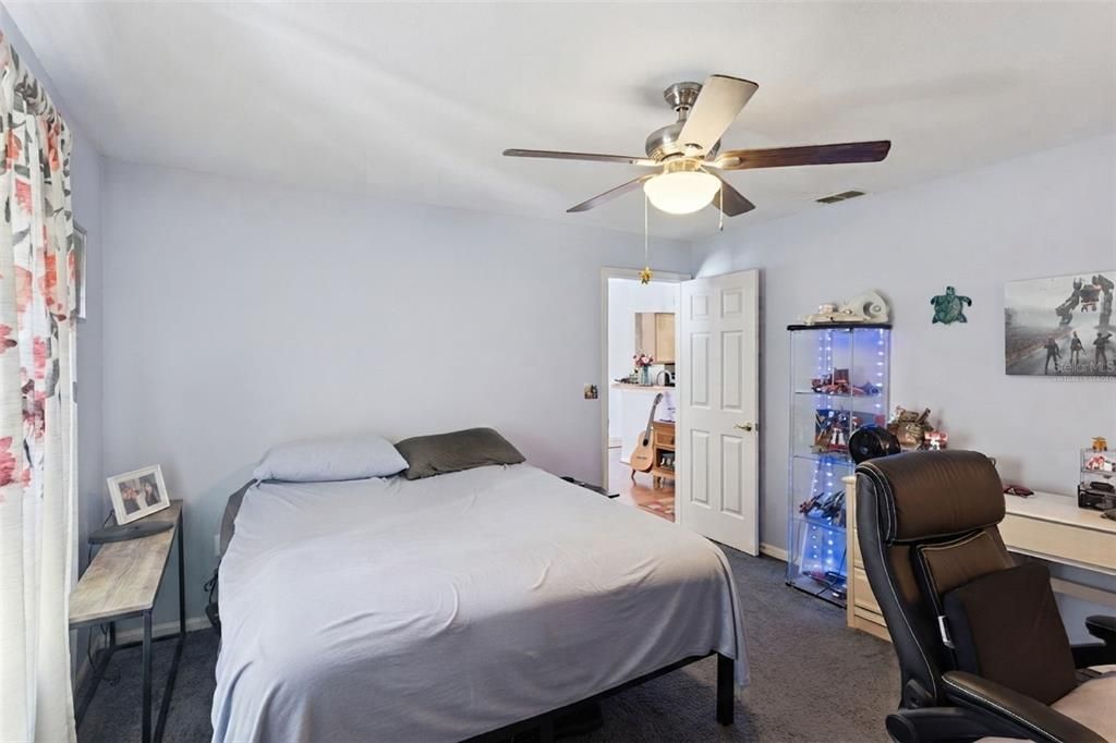 For Sale: $300,000 (3 beds, 2 baths, 1154 Square Feet)