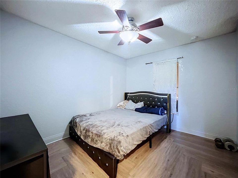 For Sale: $314,900 (5 beds, 4 baths, 1914 Square Feet)