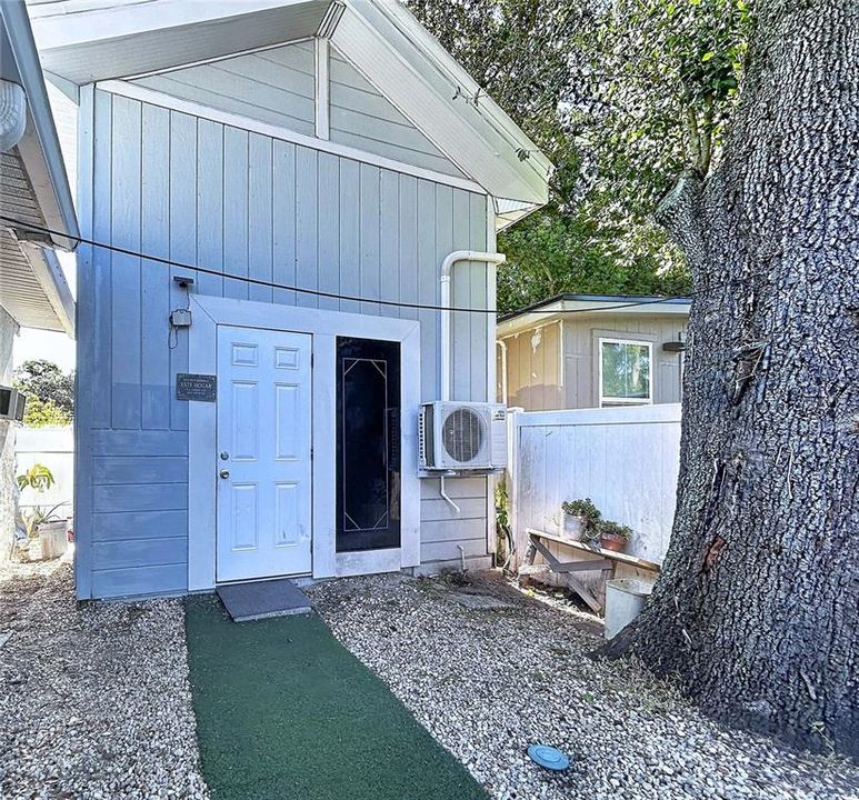 For Sale: $314,900 (5 beds, 4 baths, 1914 Square Feet)