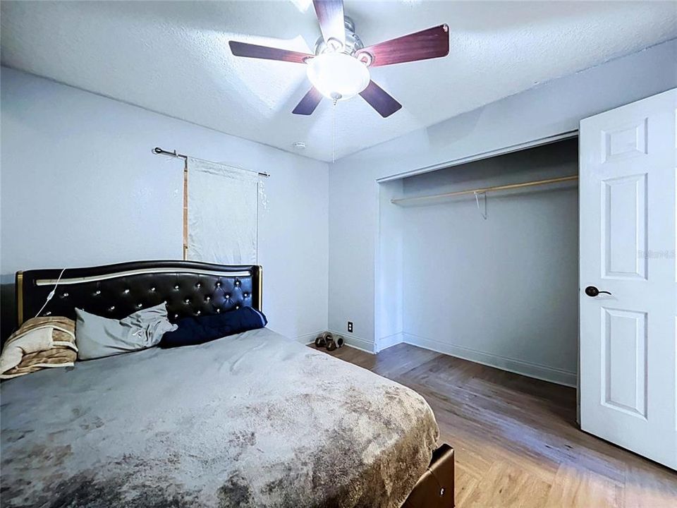 For Sale: $314,900 (5 beds, 4 baths, 1914 Square Feet)