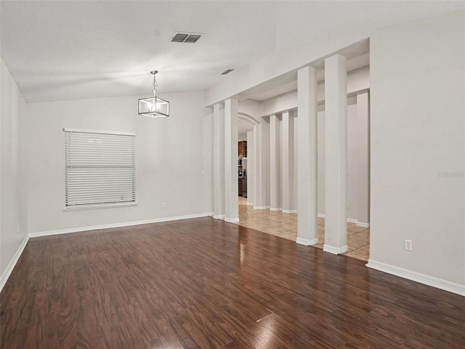 En Venta: $334,900 (3 camas, 2 baños, 1904 Pies cuadrados)