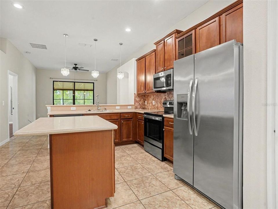 En Venta: $334,900 (3 camas, 2 baños, 1904 Pies cuadrados)