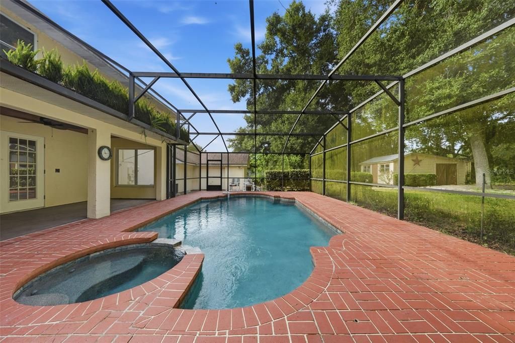 En Venta: $899,999 (5 camas, 3 baños, 3708 Pies cuadrados)