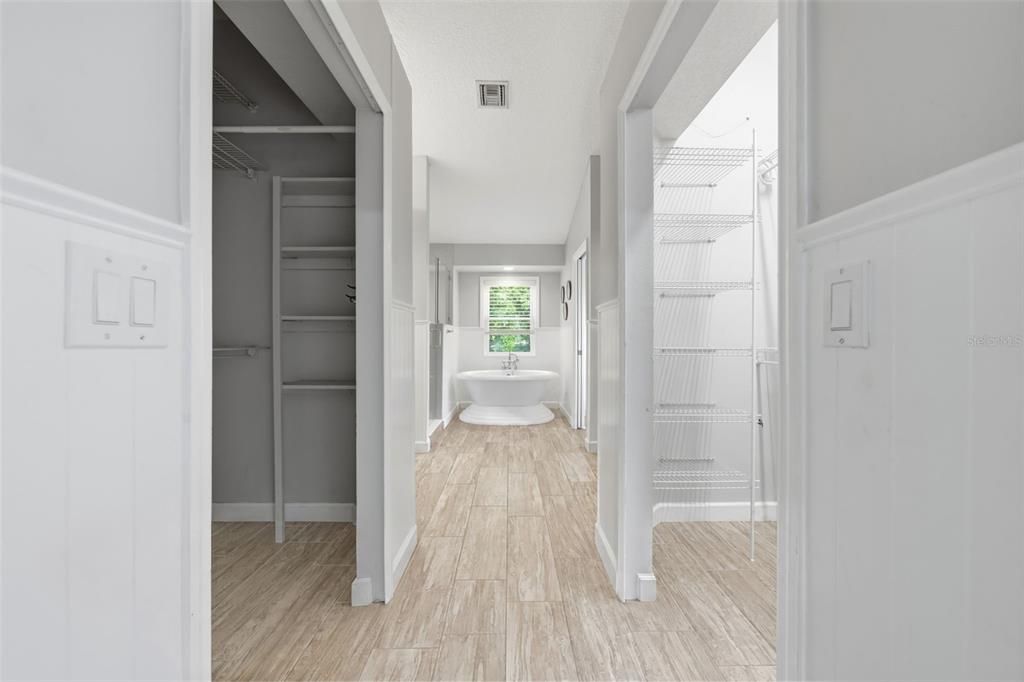 En Venta: $899,999 (5 camas, 3 baños, 3708 Pies cuadrados)