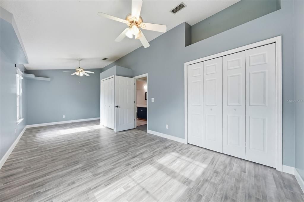 En Venta: $899,999 (5 camas, 3 baños, 3708 Pies cuadrados)