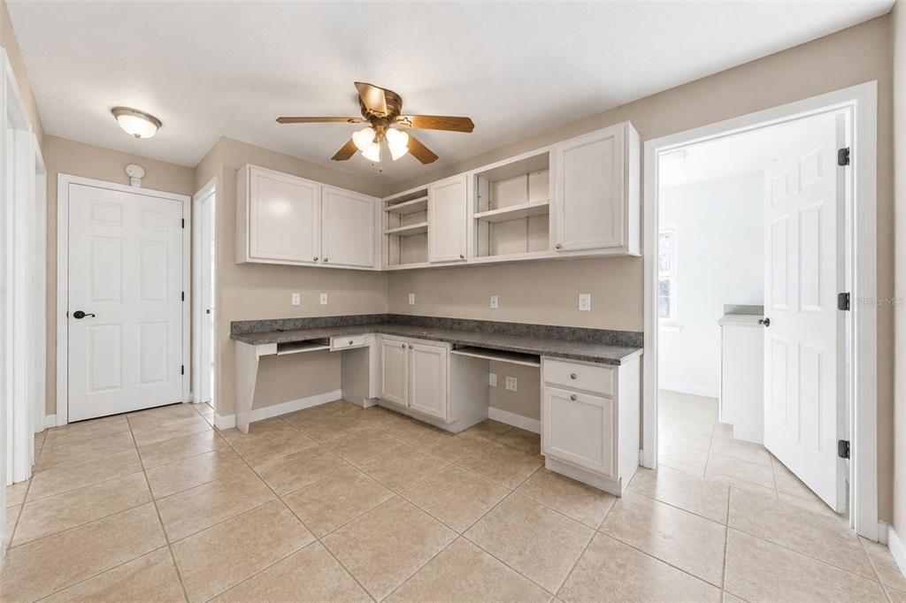 En Venta: $899,999 (5 camas, 3 baños, 3708 Pies cuadrados)