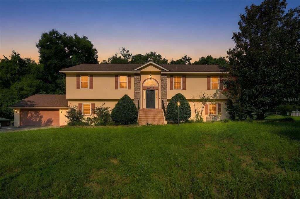 En Venta: $899,999 (5 camas, 3 baños, 3708 Pies cuadrados)
