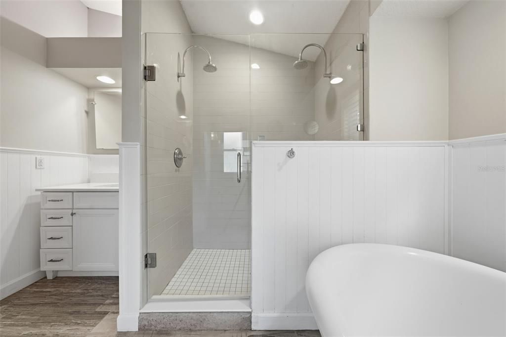En Venta: $899,999 (5 camas, 3 baños, 3708 Pies cuadrados)