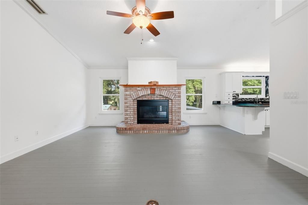 En Venta: $899,999 (5 camas, 3 baños, 3708 Pies cuadrados)