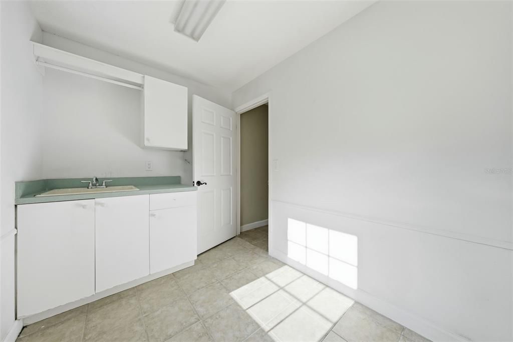 En Venta: $899,999 (5 camas, 3 baños, 3708 Pies cuadrados)