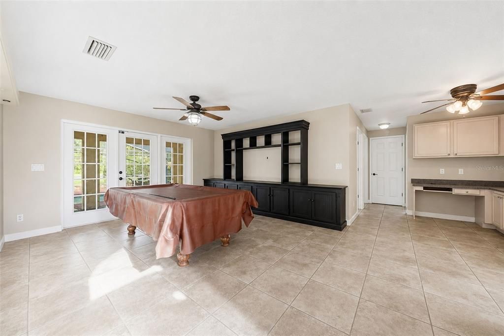 En Venta: $899,999 (5 camas, 3 baños, 3708 Pies cuadrados)